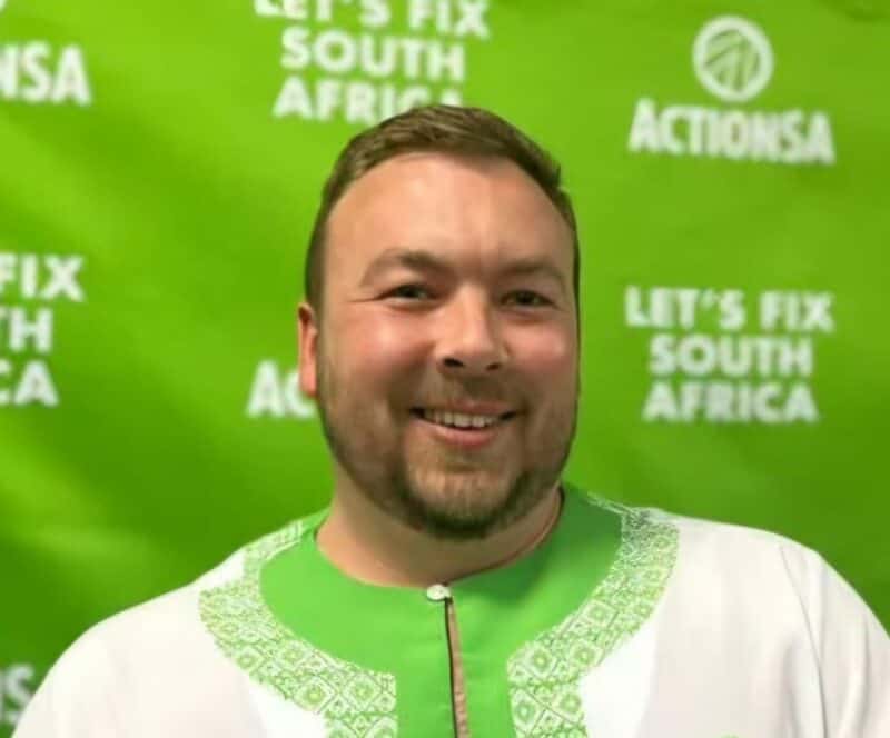 Party distances itself from mayor Nkosindiphile Xhakaza’s executive changes, citing governance concerns.