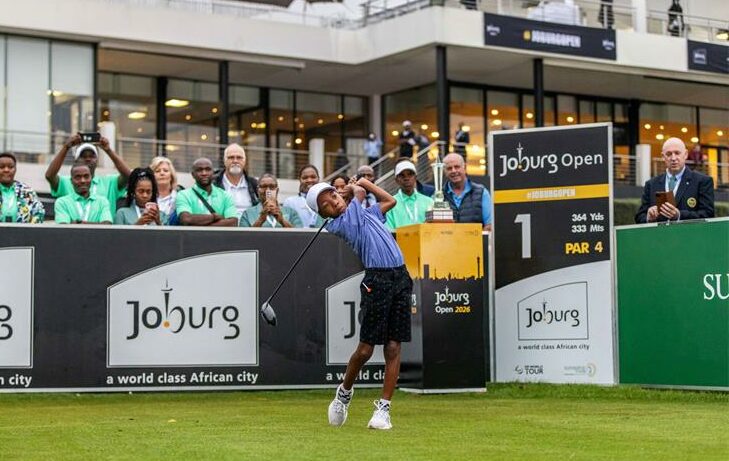 For the first time, the ceremonial tee shot at the Joburg Open was taken by 10-year-old Tshiamo Makamedi from Ekurhuleni, symbolizing Johannesburg’s commitment to nurturing young sporting talent.