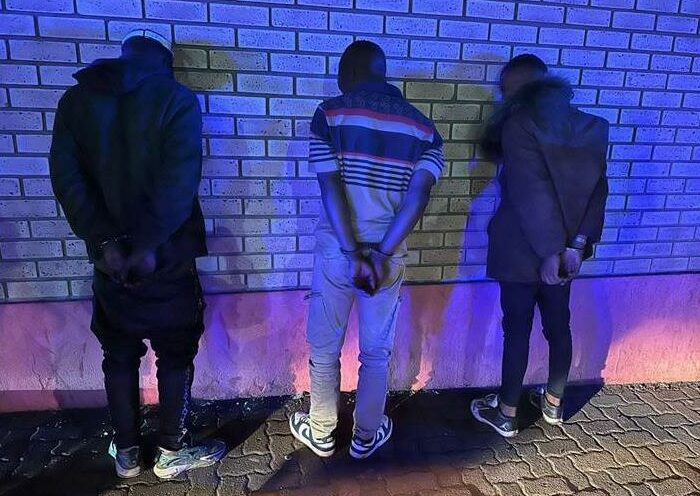 EMPD officers apprehended three suspects following a robbery report, recovering firearms, ammunition and illegal substances during a stop-and-search operation.