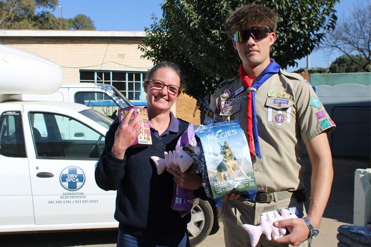 A Grade 12 learner from Germiston combined his passion for animals and community service by collecting and donating animal food to the Germiston Bedfordview SPCA as part of his journey towards achieving the prestigious Springbok Scout Award.