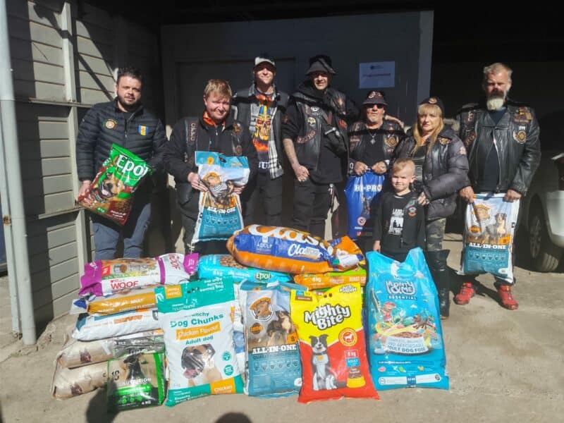 Crusaders South Africa and Primrose Bowling Club donated pet food to the local SPCA.