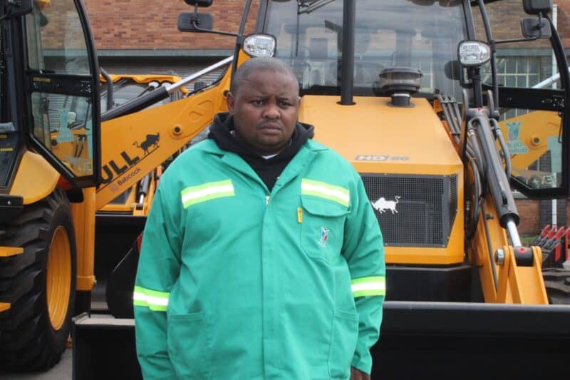 Executive Mayor Nkosindiphile Xhakaza unveiled 56 new operational vehicles at the Primrose Fleet Workshop to strengthen frontline service delivery across key municipal departments.