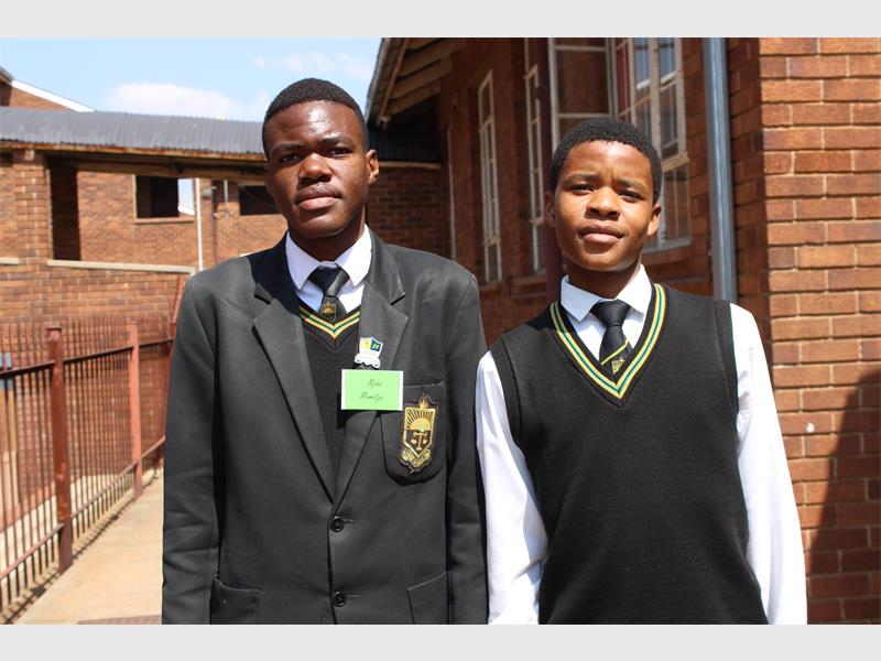 Anyone interested in assisting Mpho Mametje and Cebo Ncise with sports gear, running shoes, or sponsorship can contact Vryburger High School directly at 011 828 9047.