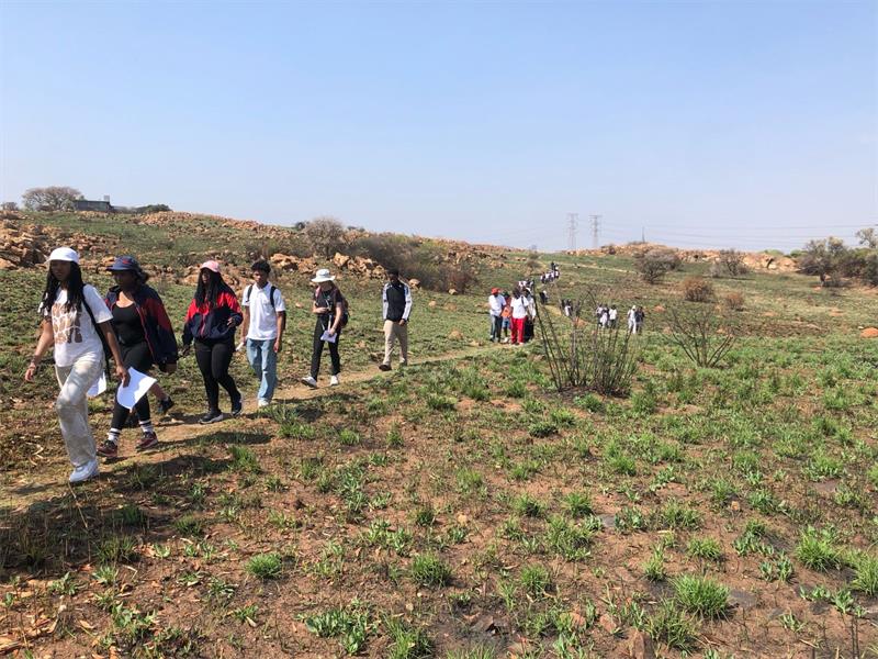 A Grade Six robotics group learnt the dangers of invasive alien plants and how to deal with them.