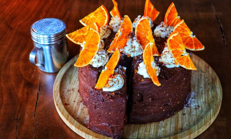 Hendrik_Pretorius_Choc_Cake_with_Orange_Choc_frosting