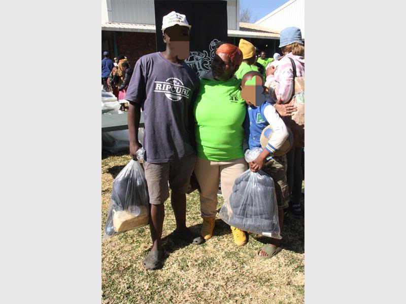 The Moti Cares Foundation brought hope and warmth to Tsakani, handing out 2 500 blankets and hot meals as part of their mission to support vulnerable communities this winter.