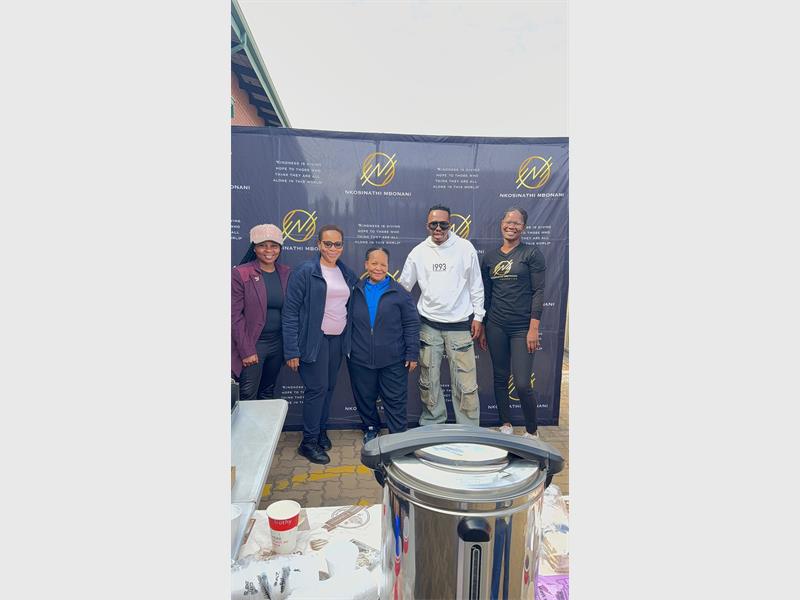 The Nkosinathi Mbonani Foundation marked Mandela Day by serving warm soup to elderly patients at the Phuthanang Clinic, showing that small acts of kindness can leave a lasting impact.