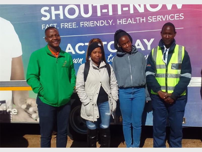 Tsakani’s Ext 6-eCuba community came together to learn important safety tips and access health services at the recent Ungaphel Umoya Community Safety Awareness event.