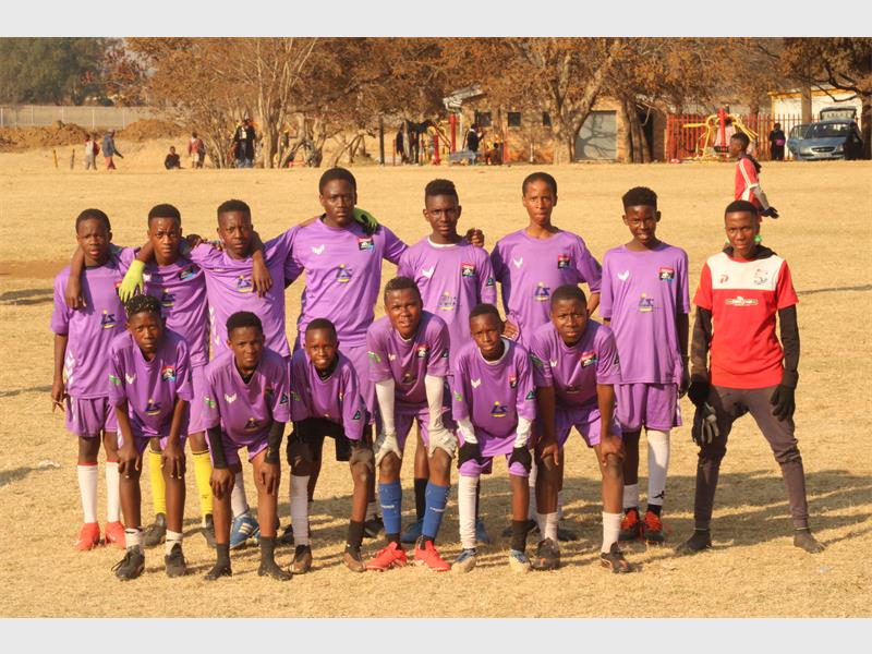 Kwa-Thema U15 teams Clever Boys and Sanders United played to an exciting 3-3 draw during a Springs Local Football Association League match.