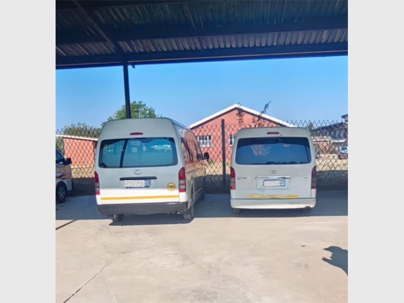 A joint operation between EMPD, SAPS, and Gauteng Traffic Police led to the impoundment of eight taxis operating without permits on Sonnerskraal Road in Duduza.