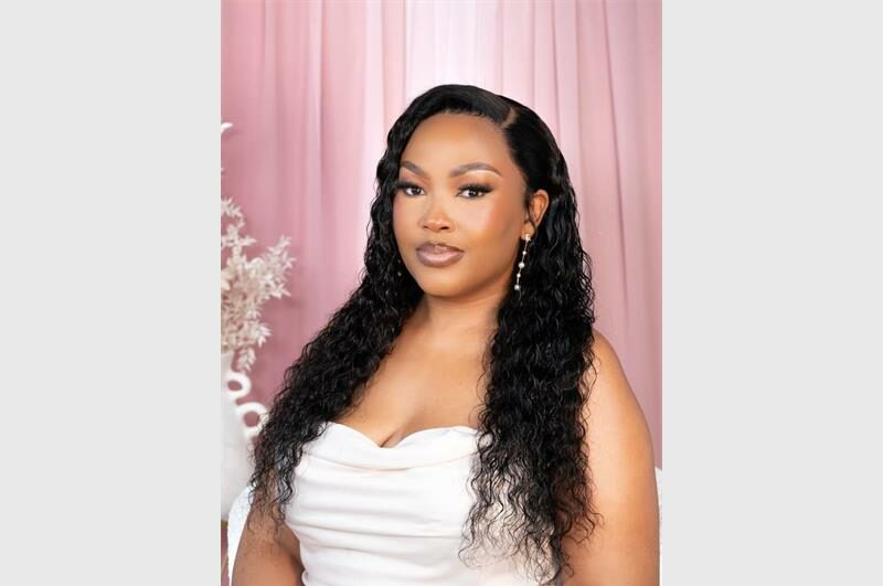 Nontokozo Mthombeni, a Universal Banker from Tsakani, is making waves in both the finance and fashion industries — and she’s just getting started.