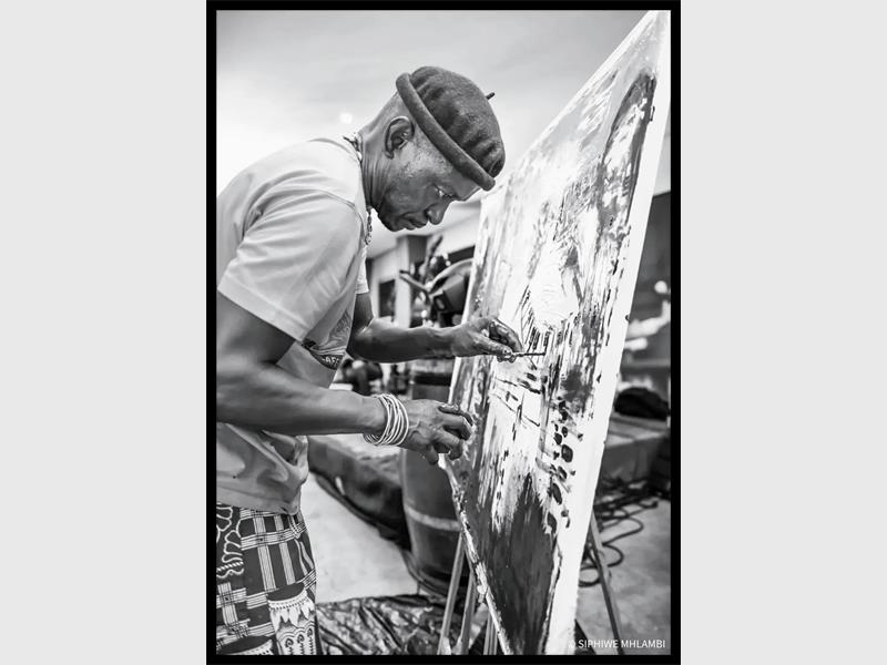 Kwa-Thema-born painter Nico Phooko, renowned for his groundbreaking live painting performances, has been invited to the prestigious Standard Bank Joy of Jazz Youth Workshop to guide and inspire young creatives on September 17 at the Joburg Theatre.