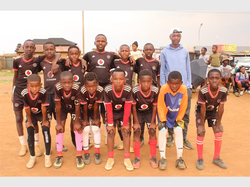 A nail-biting match between Flying Birds and Abagqilazi FC had fans on their feet as both U13 teams battled it out at Malandela Ground.