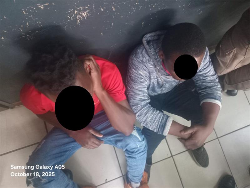 EMPD officers arrest men with no identification during patrol.
