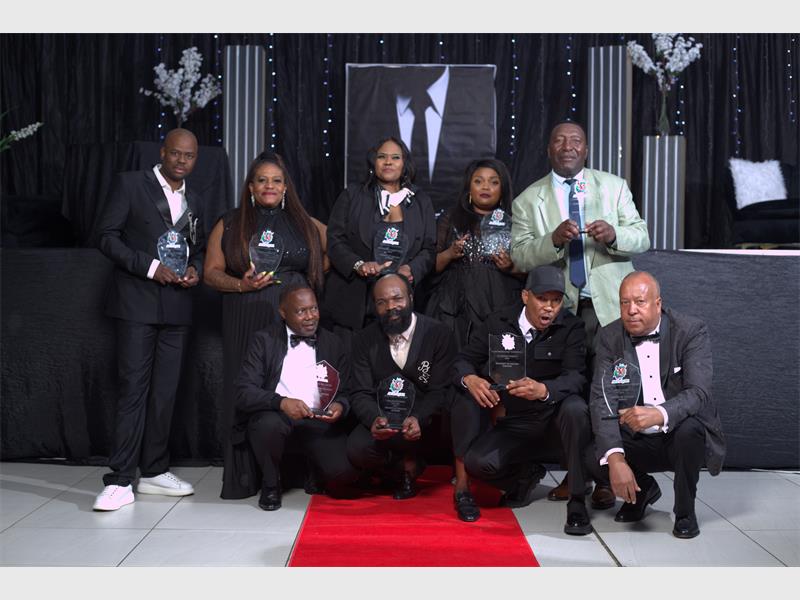 Abanqobi Social Club celebrated 20 outstanding community champions during the second annual Heroes of Tsakane Gala Dinner.