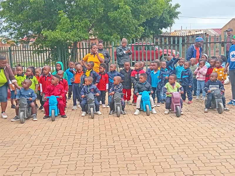 The Kwa-Thema Mini Olympics brought together learners, teachers and parents for a vibrant day of sports, teamwork and community spirit, proving that learning also happens through play, movement and shared joy.