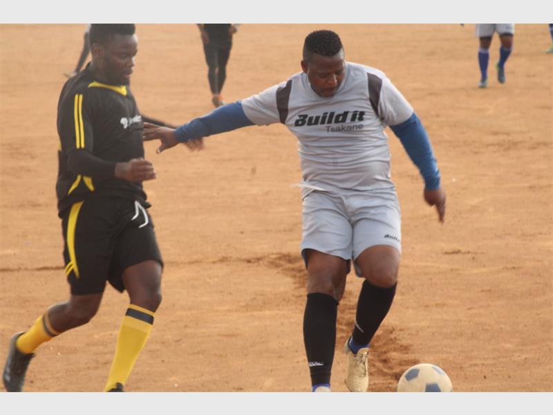 Duduza XI and PCF Masters delivered a high-intensity battle at Esigodi Ground, producing end-to-end action, tight defending, and missed chances in a tightly contested 0–0 draw.