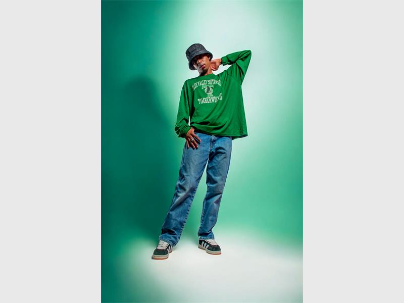 Kwa-Thema’s very own L-Sauce is carving his place in the Amapiano scene with his distinctive chorus-led sound and growing list of notable collaborations.