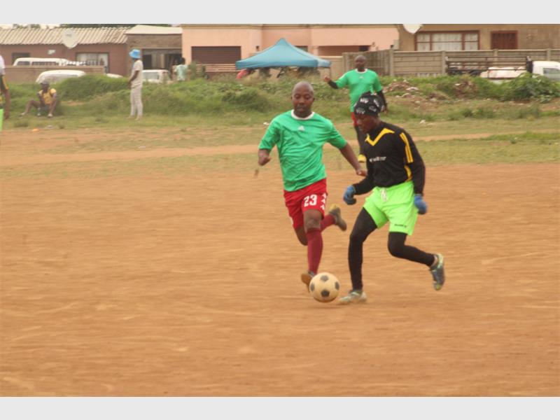 Late arrivals and player shortages cost Amagrootman in their Kwatsaduza League clash, while Wizard Masters capitalised to claim a 3–0 victory at Bohman Ground.