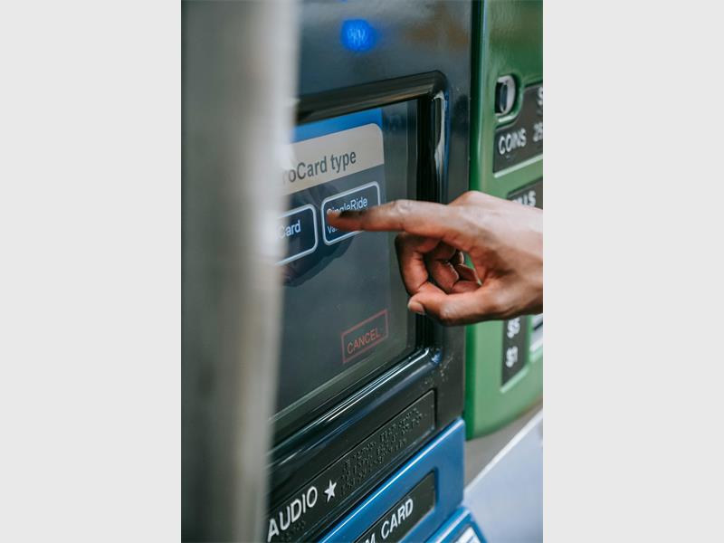 Expert – Holiday spending spike attracts criminals