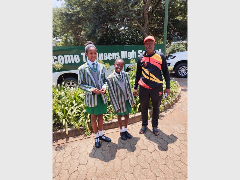 Minenhle Kgaphola and Thoko Ndlovu have secured scholarships to Queens High School, with support from Central Gauteng Athletics, local sponsors and their athletics academy.
