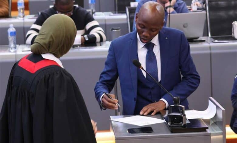 Senona, elected with 94 votes, takes over as speaker after Dora Mlambo’s move to the mayoral committee, promising stability in a politically contested council.