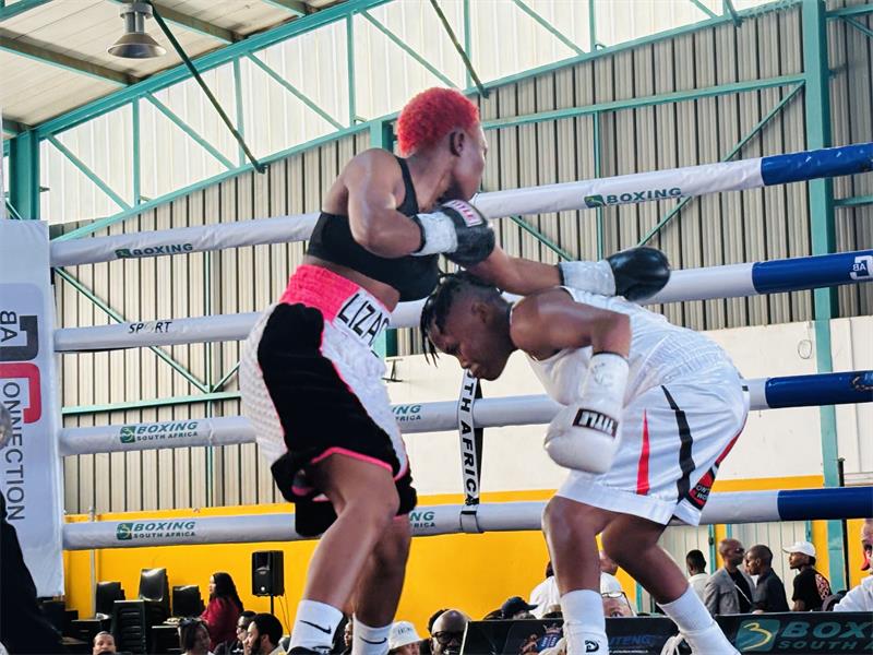 Emerging boxers thrilled fans at the Faranani Multipurpose Centre as Rokunda Ndanduleni impressed in his debut and Tumelo Mphahlele claimed victory over former champion Sphamandla Manqatha on his birthday.