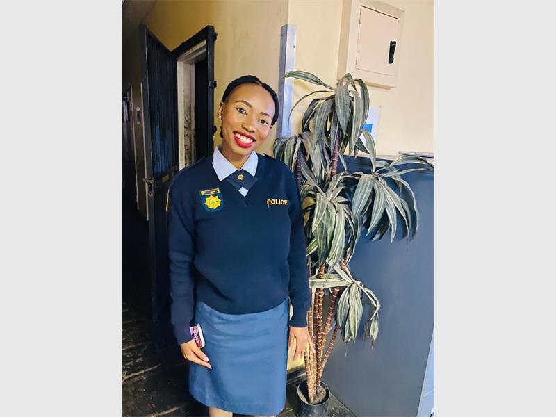 Residents urged to stay alert as suspects impersonate officers and scammers target online shoppers.