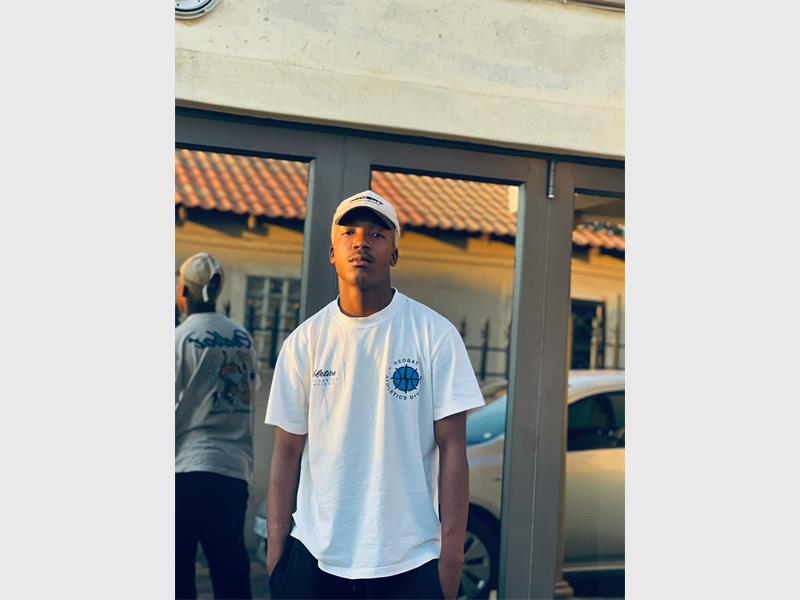 After six months away from production, 20-year-old Loyiso returns with a breakthrough single, and prepares to honour his late father with a heartfelt album.