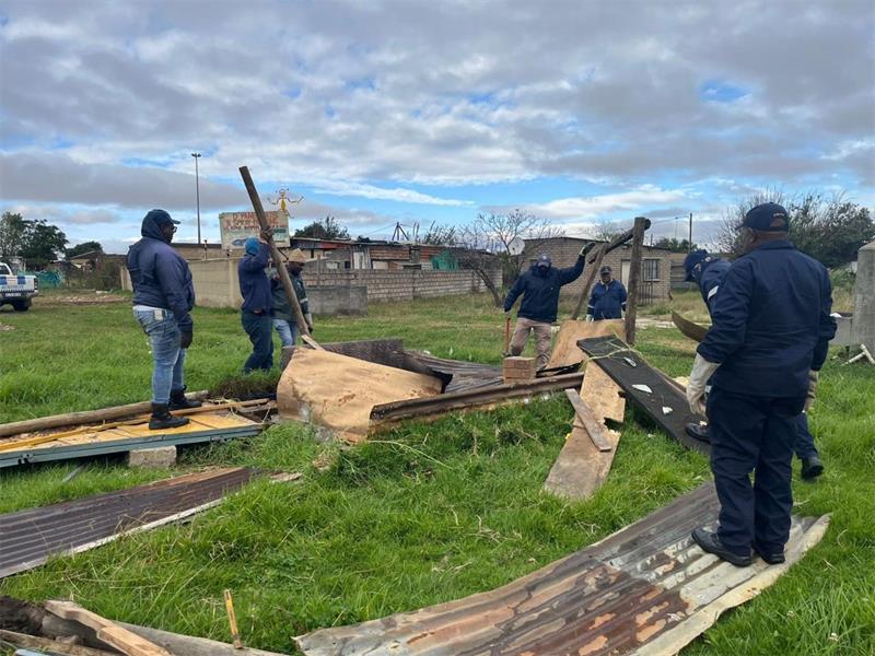 Authorities demolish unlawful shacks in Tsakani and Kwa-Thema while arresting undocumented individuals in Springs.