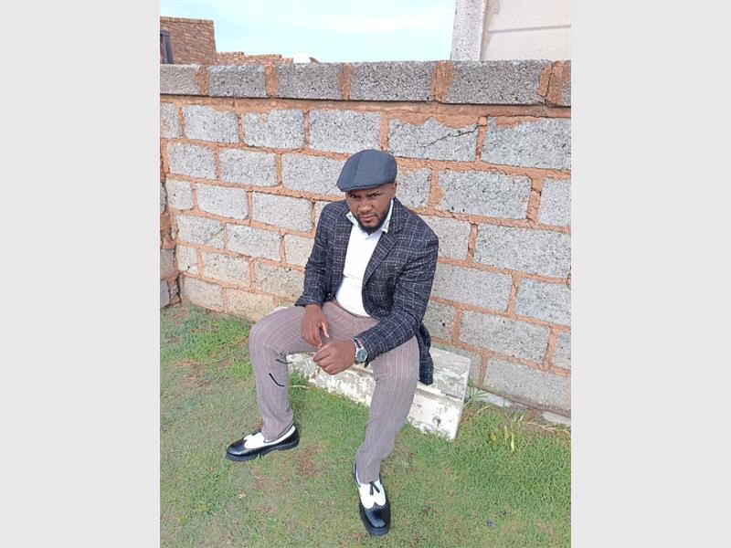 Kwa-Thema hip-hop artist Katlego “Mokoalaba K” Makaolaba is using artificial intelligence to create music and pursue his dream of becoming a top AI music producer.