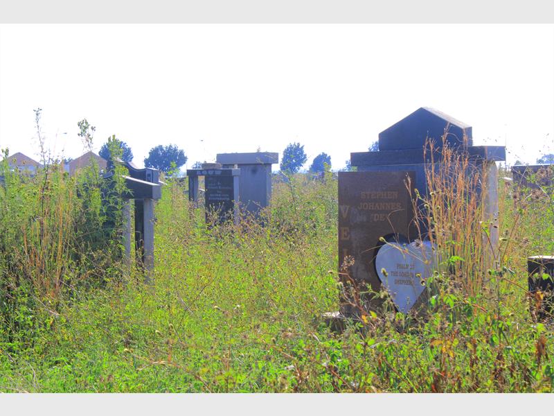 Kwatsaduza residents are urging the City of Ekurhuleni to improve security and restore fencing at the Duduza and Geluksdal cemeteries, citing vandalism, theft and a lack of dignity at the sites.