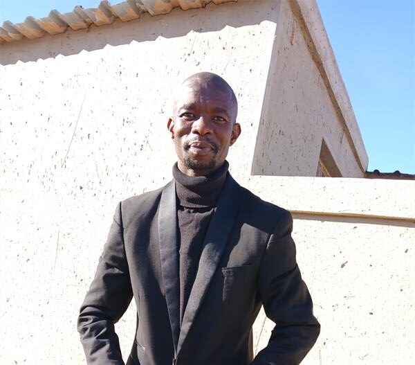 Interested parties can contact Thabang Dichaba on WhatsApp at 061 635 2833 or 073 393 2535. Calls can be made to 061 635 2833 or 063 468 0872, while enquiries can also be emailed to bachabadichaba@gmail.com.