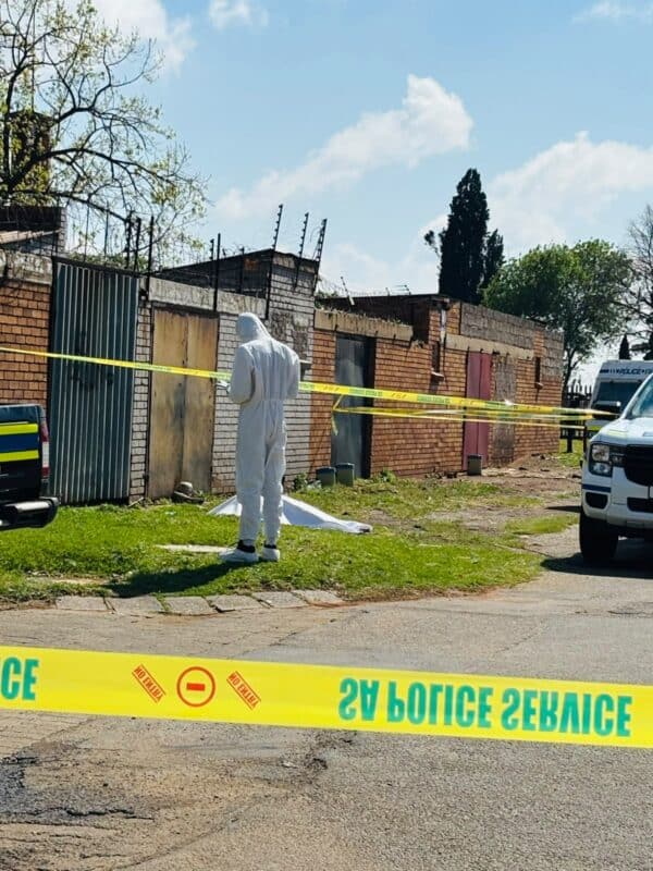 SAPS officials are yet to comment regarding the deceased woman found along Moshoeshoe Street.