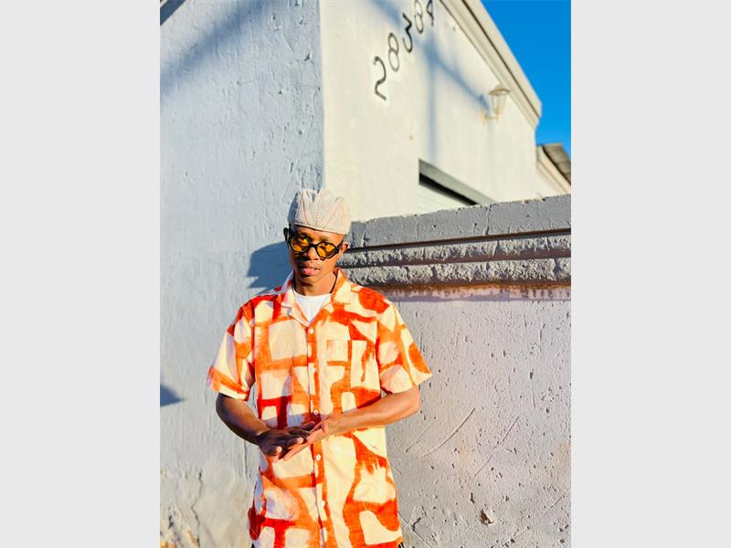 Thembinkosi Masina (20) from Tsakani makes music that heals, resonates with listens and is storytelling.