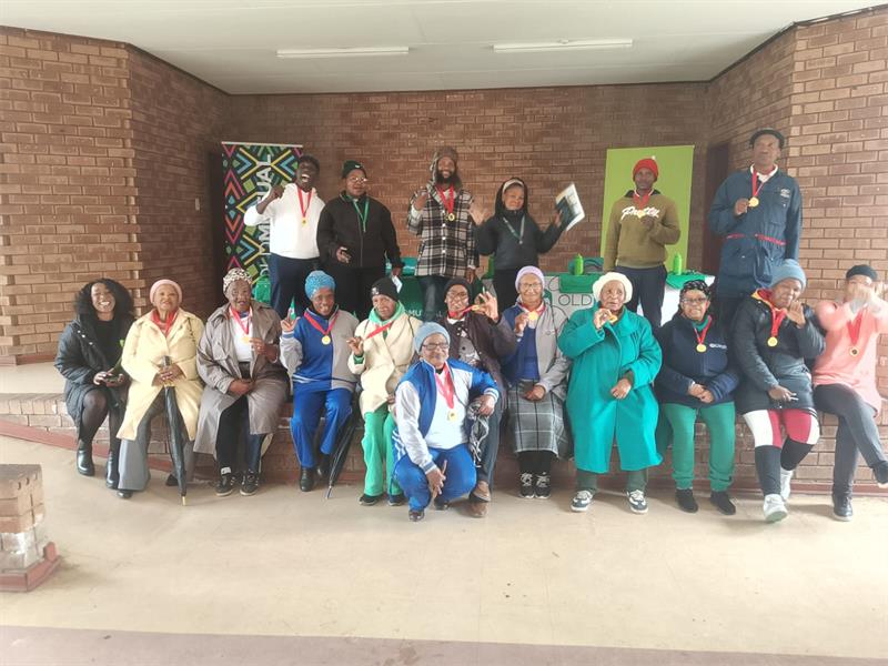 The elders from Geluksdal were treated to a day of fitness where they had visitors from various organisations.
