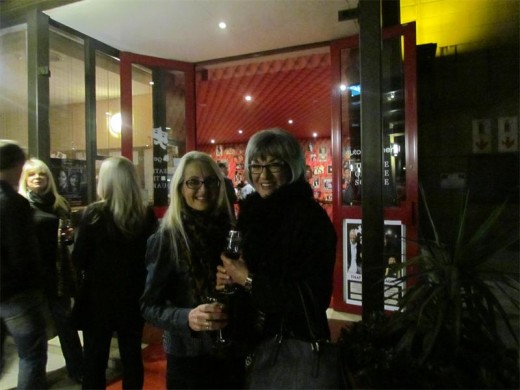 Lolly Sönmez and Liza Lalouette wait outside for the performance to begin.