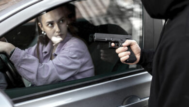 How to prevent hijackings with your child in the car