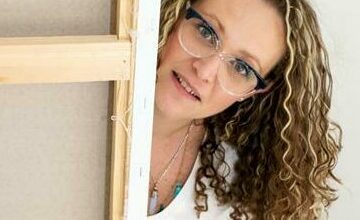 Simone Russell teaches art to make a living.