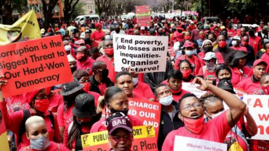 Old picture of COSATU members marching to the Union Buildings