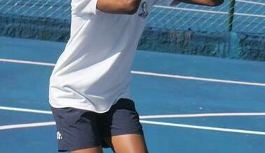 Ntokozo Phaku attempts a shot.
