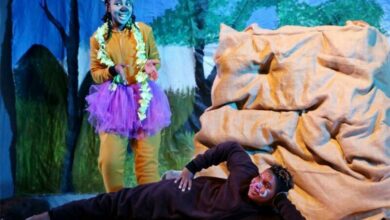 Dintle Molotsi and Buyanda Webster enjoy performing.