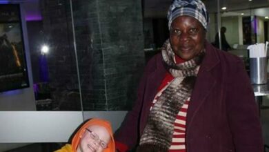 Siphosethu Ndlovu spends an afternoon with granny Thembi Nhlabathi. Photo: Duduzile Khumalo