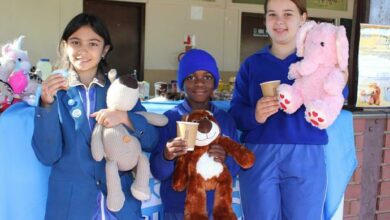 Saina Bassam, Zuwa Luwo and Danijela Aracic donate for the patients in wards. Photo: Duduzile Khumalo