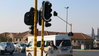Annette Fine points at the traffic lights that are not working. Photo: Duduzile Khumalo
