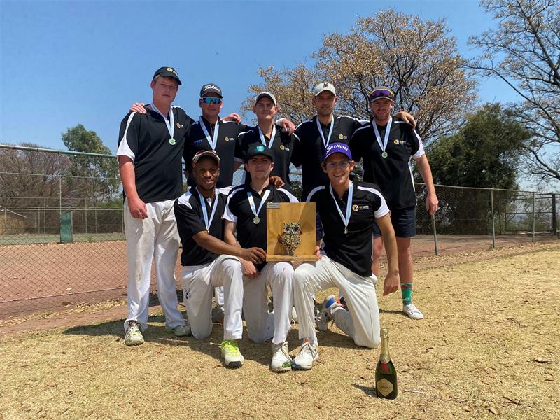 Team Key players with their trophy.