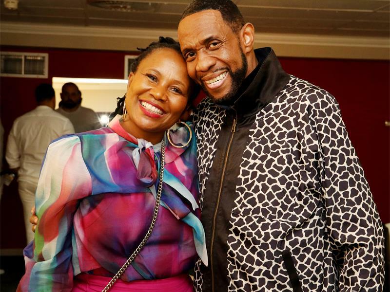 A dream comes true for Fihliwe Molefi as she gets snapped with Freddie Jackson.