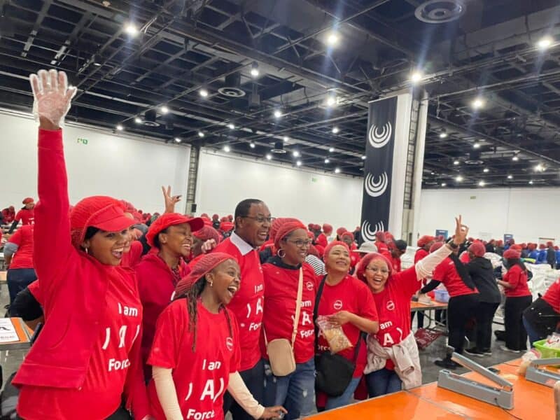 Major South African corporates, including ABSA, Standard Bank, and Nedbank, joined Rise Against Hunger Africa at the Sandton Convention Centre on July 18 to pack 650 000 meals for children in Early Childhood Development (ECD) centres nationwide.