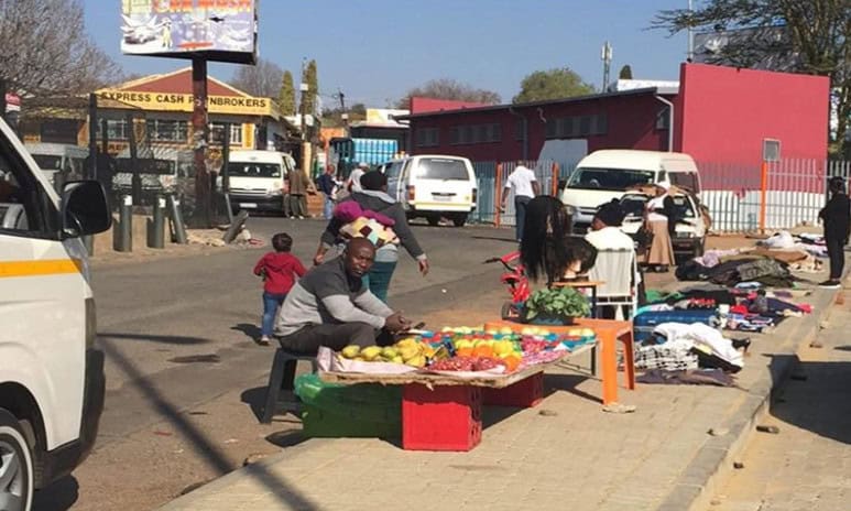Rivonia residents demand crackdown on Eden Crescent, which is currently littered with informal vendors, taxis, and traders.