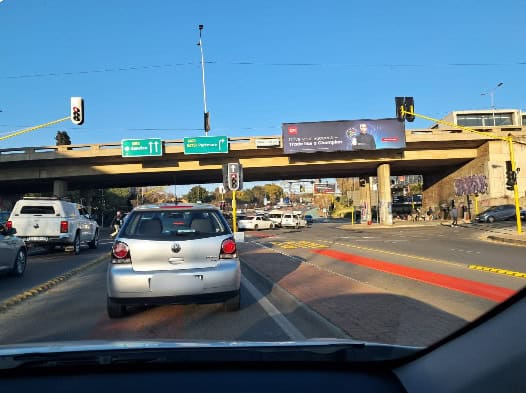 Sandton residents raise alarm over safety at the Katherine and Grayston intersection, following the removal of a right-turn signal to accommodate Rea Vaya's bus lane.